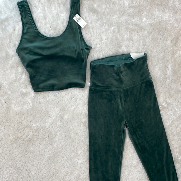 NWT Aerie Velour Workout Set - Picture 3 of 15